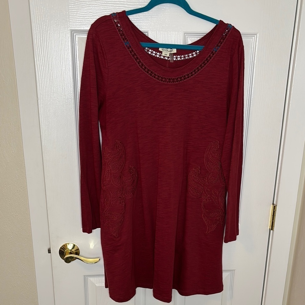 Simply Noelle Burgundy Tunic Top with Embellished Neckline and Sides Size Med